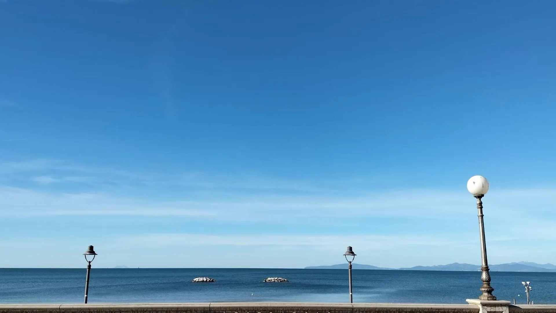 Appartamento Con Ampio Terrazzo Vista Mare Follonica 0*,  Italy