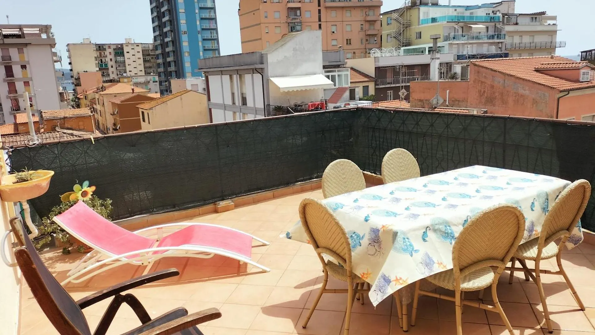 Appartamento Con Ampio Terrazzo Vista Mare Follonica